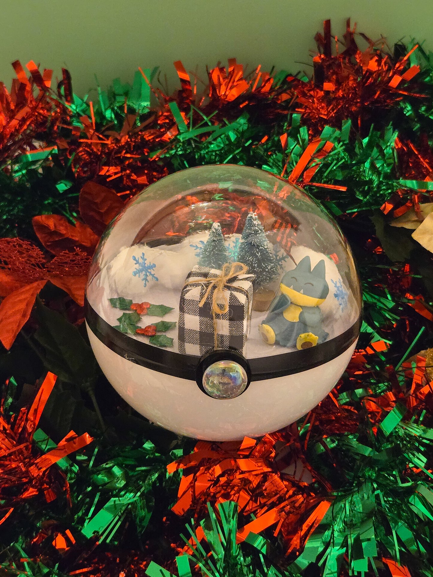 Christmas Munchlax Terrarium